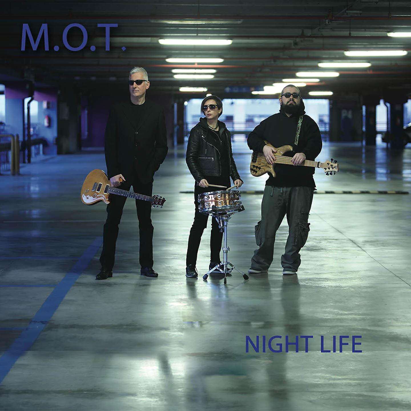 M.O.T. - Stratus