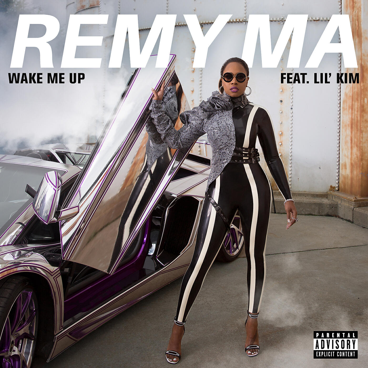 Lil' Kim - Wake Me Up